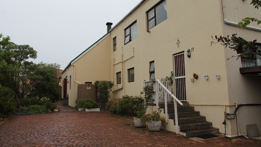 6 Bedroom Property for Sale in Napier Western Cape